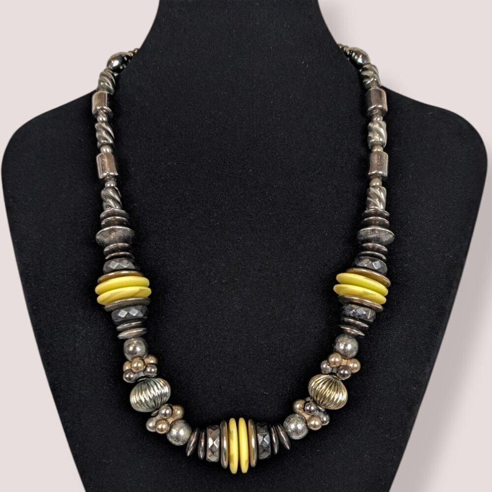 V. 1950s/60s Lucite Disk Beaded Necklace